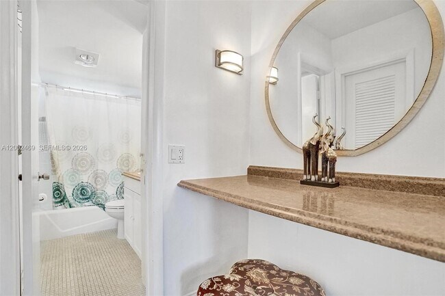 Building Photo - 2999 Point E Dr