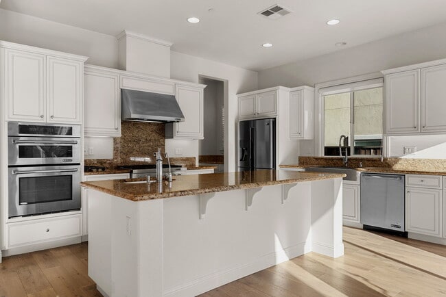 Building Photo - 7585 Mindy Mae Ln