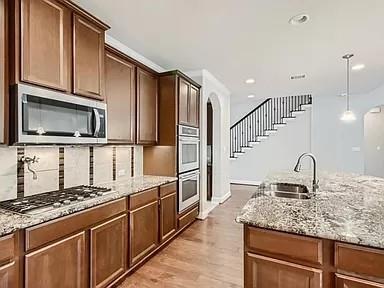 Building Photo - 8715 Vantage Point Dr