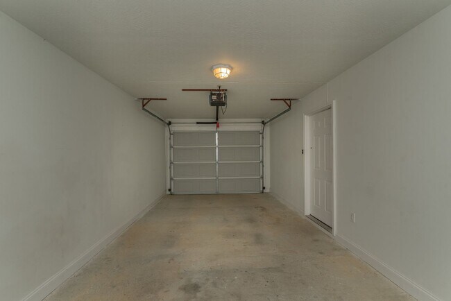 Building Photo - $1,525- 2 Bed/2 Bath house for rent in West Augusta, Total Electric!