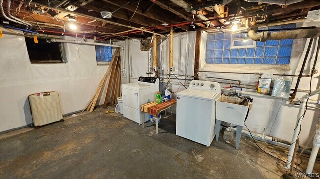 Building Photo - 307 Sterling Ave