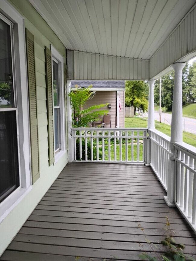Building Photo - 4 Bd 2 Ba Single Family Home for Rent