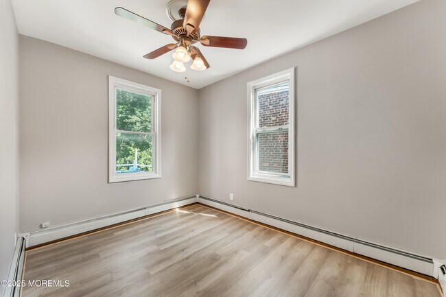 Building Photo - 656 Boulevard