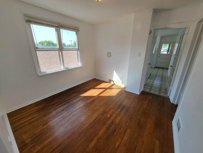 Building Photo - 4048 N Marmora Ave