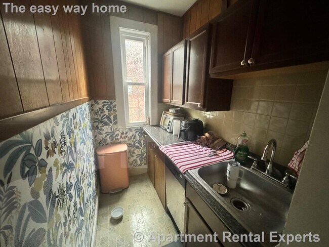 Building Photo - 377 Highland Ave