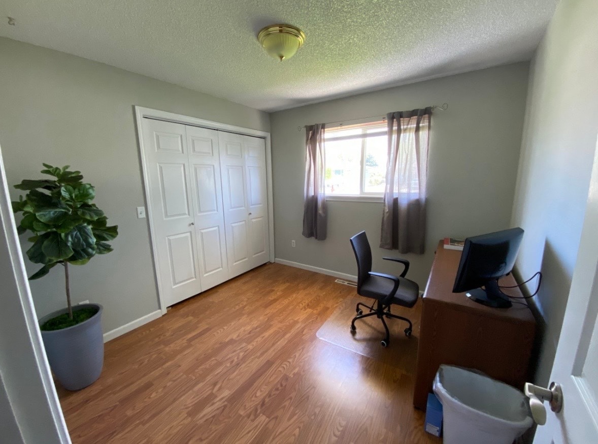 Building Photo - 3227 Lynn Ave