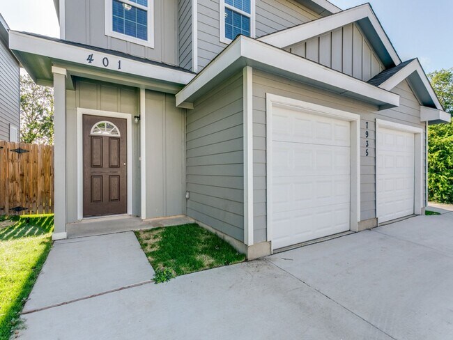 Building Photo - 1 Month Free Rent! New Construction Duplex!