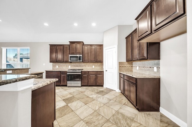 Building Photo - 19043 Minero Ln