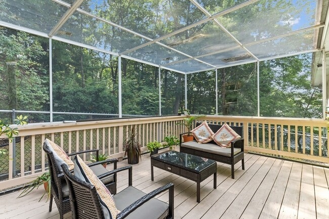 Building Photo - 27 Ridge Hill Ave