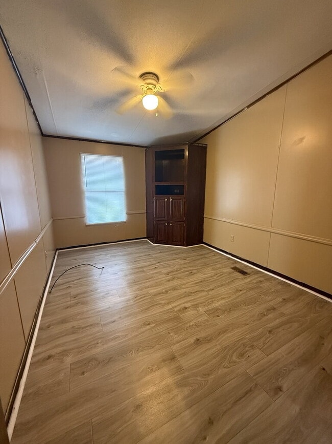 Building Photo - 110 Bratton Dr