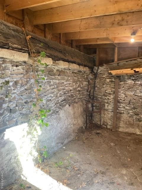 Building Photo - 6 Union Ave