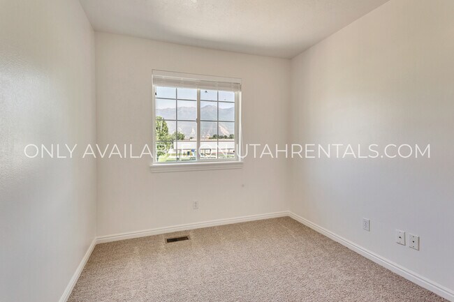 Building Photo - 144 N 1120 E