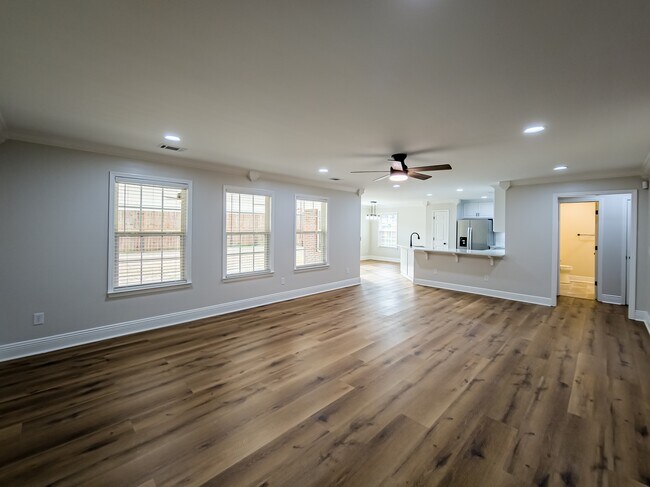 Building Photo - 105 Cypress Ridge Rd