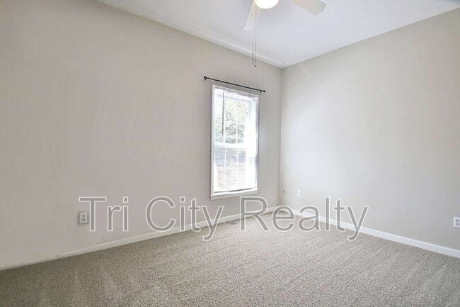 Building Photo - 109 St Albans Way