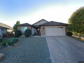 Building Photo - Home In The Vineyards 3 Bedroom 2 Bath Home - Contact Property Pros Property Management