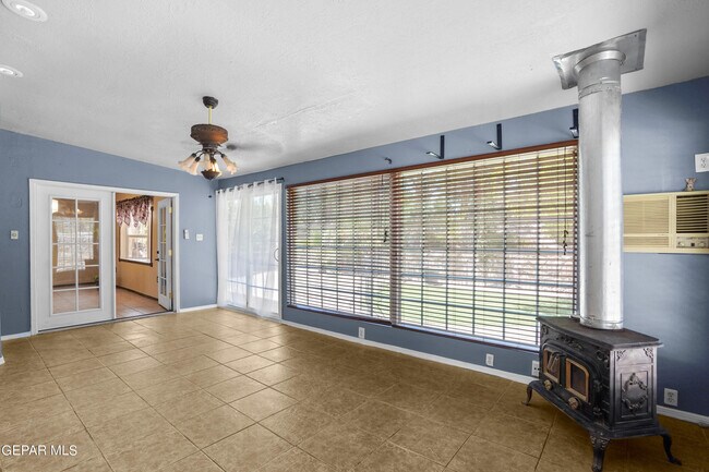 Building Photo - 1325 James Dudley Dr