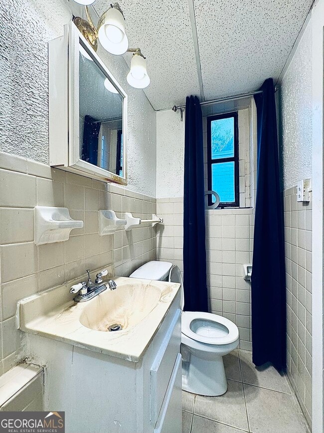 Building Photo - 1447 Oxford Rd NE