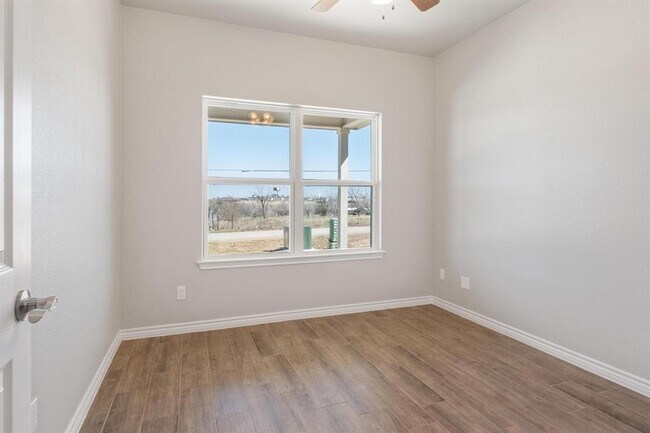 Building Photo - 401 County Rd 306