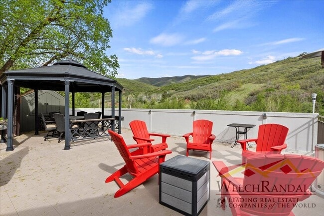 Building Photo - Stunning Emigration Canyon Home - Spacious...