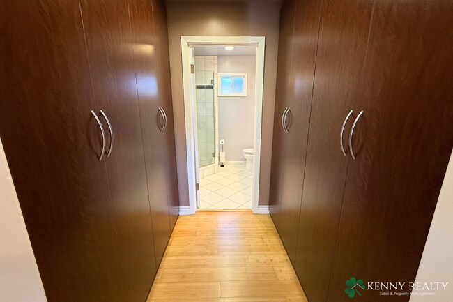 Building Photo - Beautifully Updated 3 Bedroom Home in Sout...