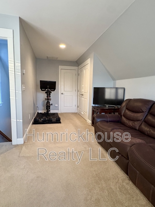 Building Photo - 515 Dubois Court