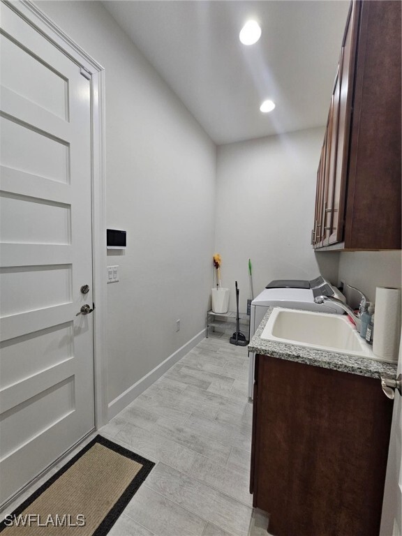 Building Photo - 6839 Saona CT