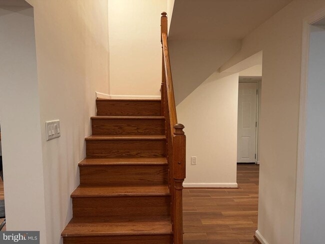 Building Photo - 3902 Hadley Square W