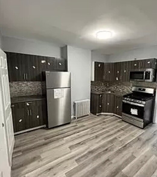 Primary Photo - 2886 Fairfield Ave