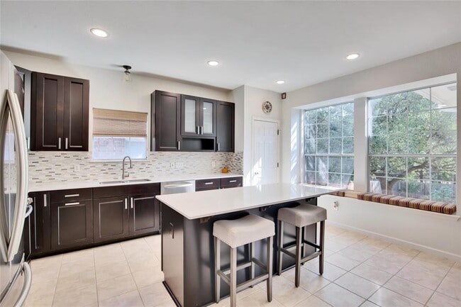 Building Photo - 10321 Beard Ave