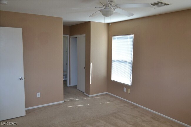 Building Photo - 520 Taunton St