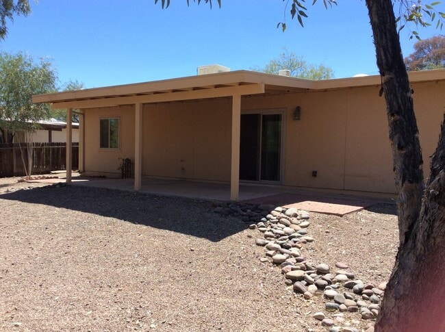 Building Photo - SHORT TERM RENTAL - APRIL - MID JULY