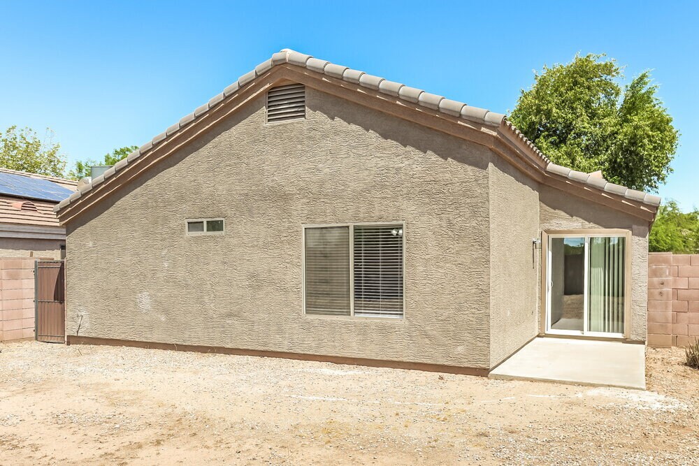 Building Photo - 12557 W Mandalay Ln