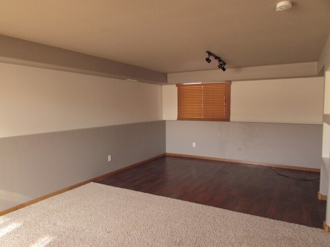 Building Photo - 3 BEDROOM | 2 BATH | CENTRAL AIR | RAPID VALLEY