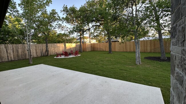 Building Photo - 401 W Brookside Dr