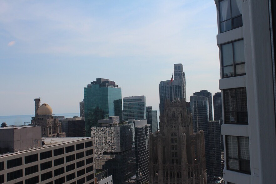 Building Photo - 405 N Wabash Ave