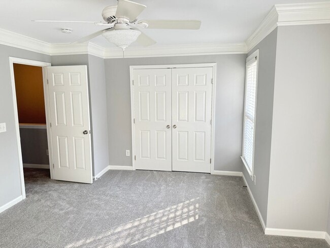 Building Photo - Updated 2 Bed, 2.5 Bath Townhome | Prime Lake Norman Location