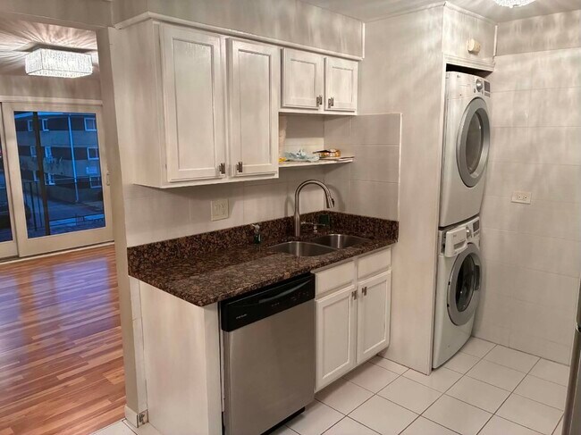 Building Photo - 9440 S 79th Ct