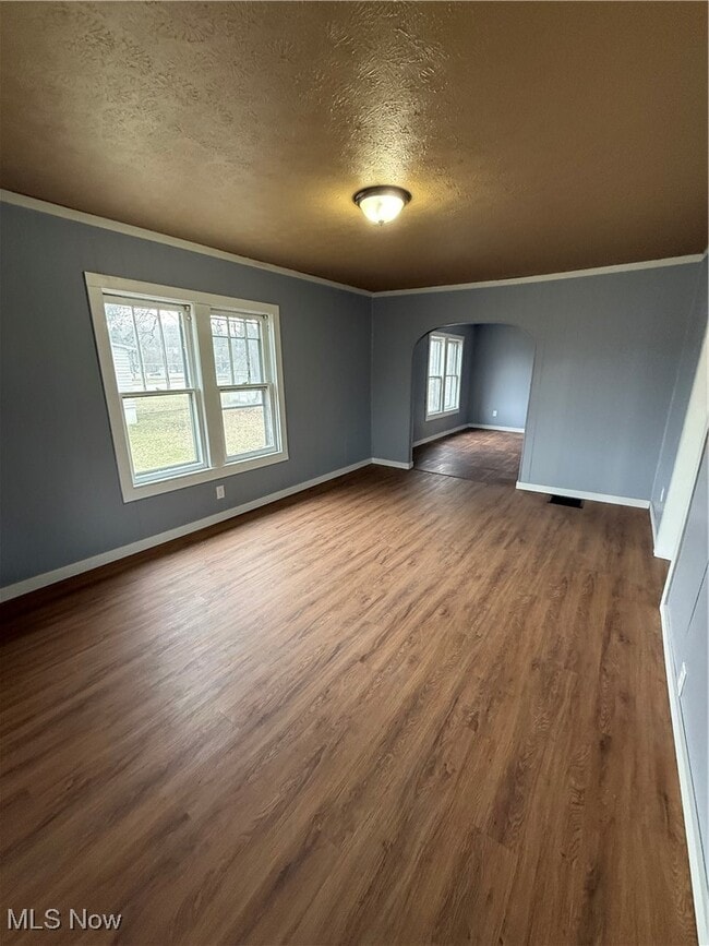 Building Photo - 714 Chester St