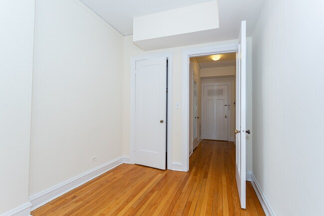 Building Photo - 346 Park Ave
