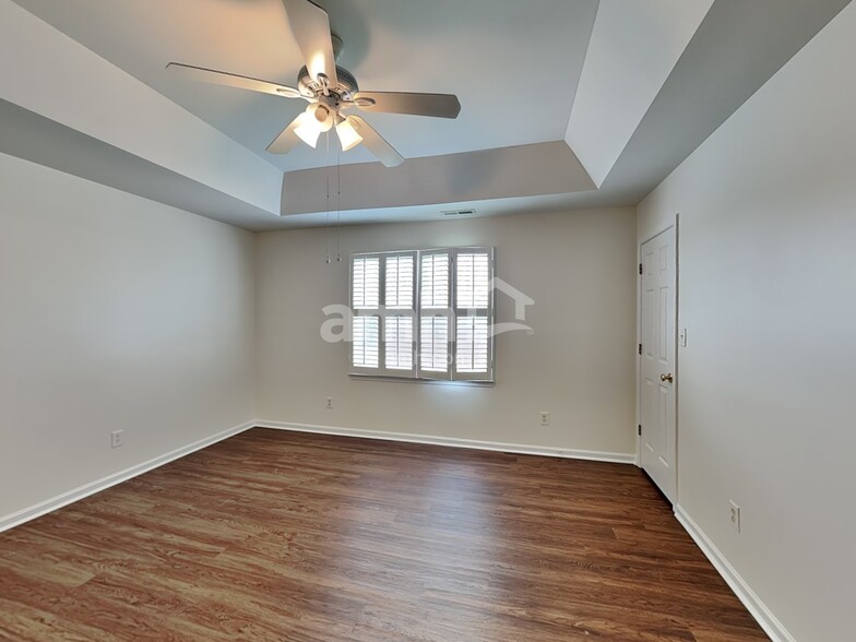 Building Photo - 5902 Carolina Manor Ct