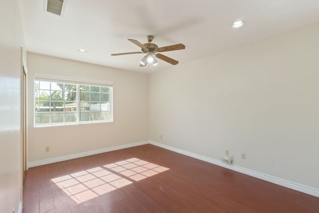 Building Photo - Spacious Mission Hills Home – Modern Comfort in a Prime Location!