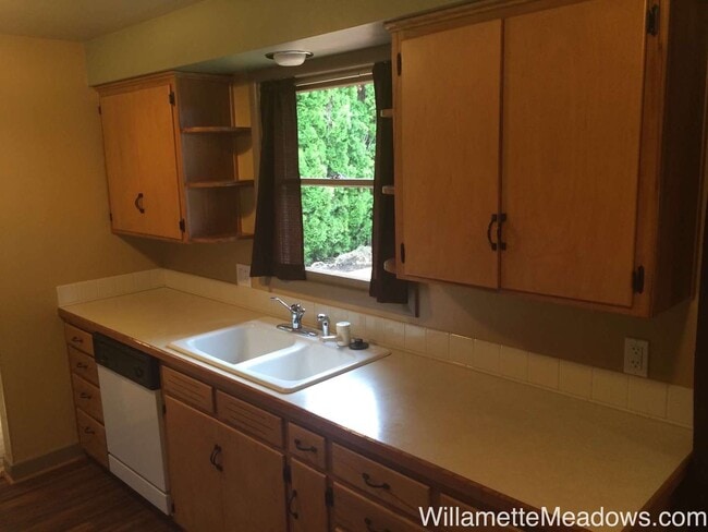 Building Photo - Amazing 4 Bedrooms, 2 Bathrooms, House in ...