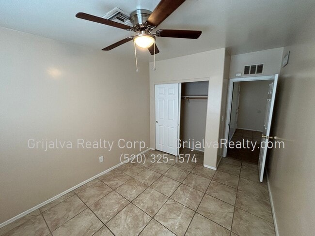 Building Photo - Spacious 4 Bedroom, 2 Bath House for Rent ...