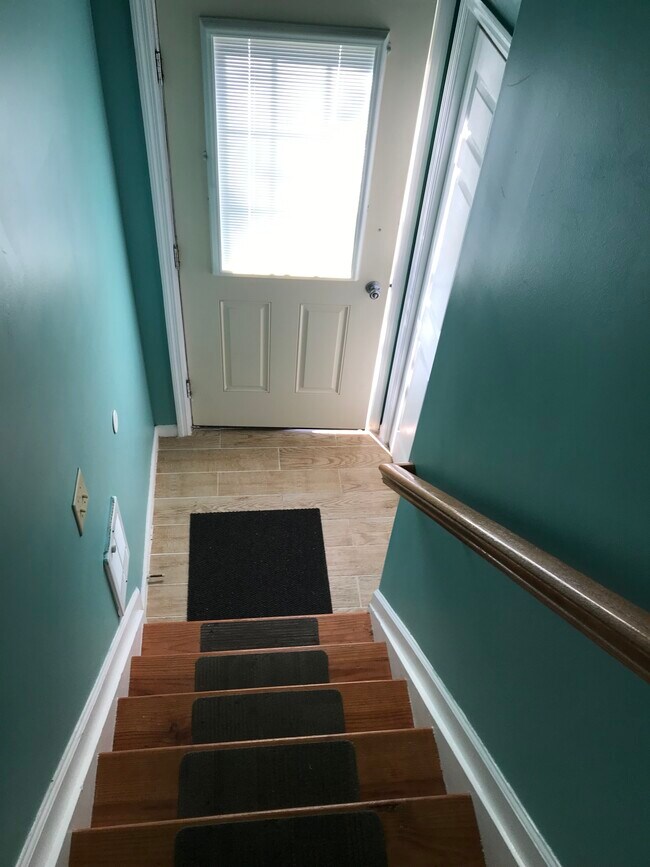 Building Photo - 180 Schooner St