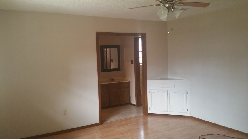 Master Suite - 10158 Azrok Ave
