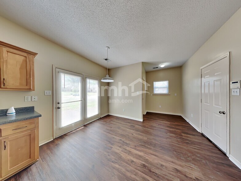Building Photo - 7343 Hampton Valley Cv