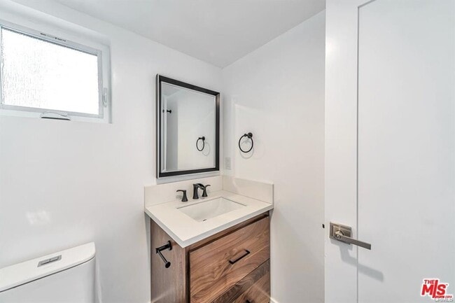 Building Photo - 3141 S Halm Ave