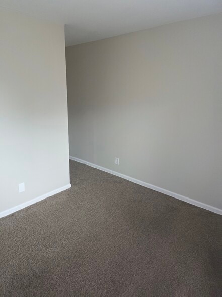 Building Photo - 487 Catalina Dr