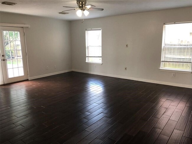 Building Photo - 5718 Silas Creek Ct