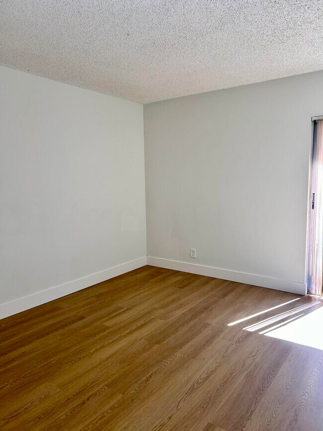 Building Photo - 8540 N Sherman Cir